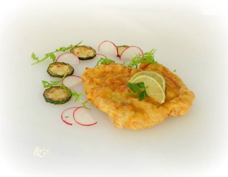 Putenschnitzel in Bierteighülle Putenschnitzel in Bierteighülle