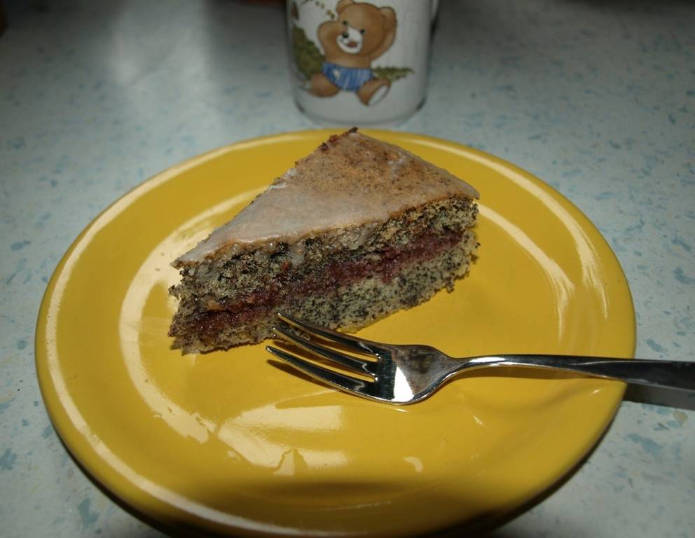 Kleine Mohntorte mit Zitronenglasur Kleine Mohntorte mit Zitronenglasur