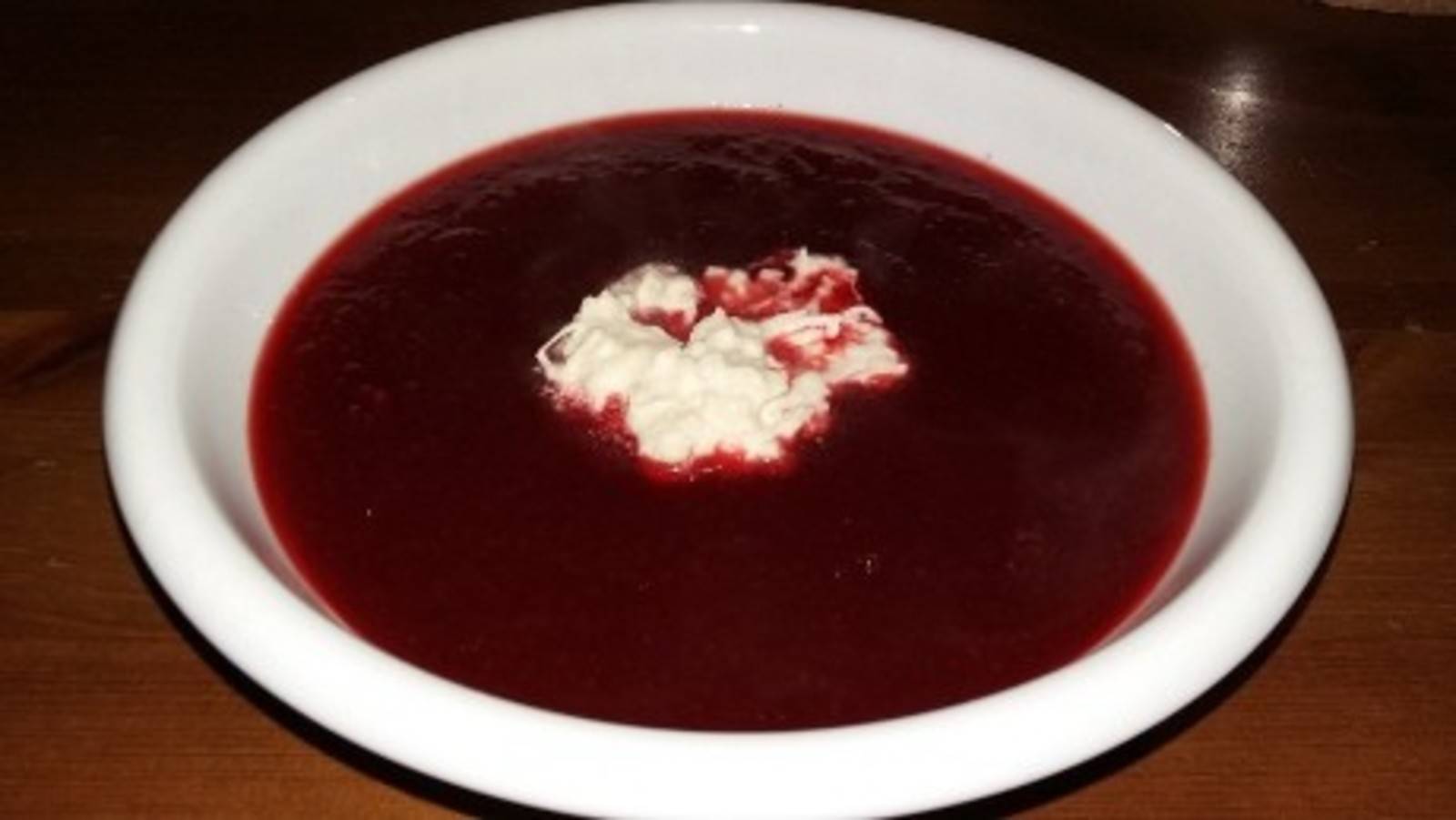 Schnelle Rote-Rüben-Suppe mit Apfelkren