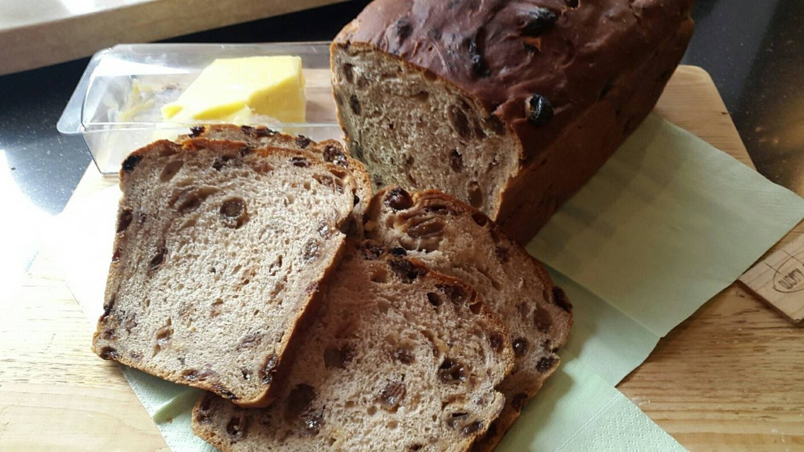 Rosinen-Zimt-Brot Rezept - ichkoche.de Rosinen-Zimt-Brot Rezept - ichkoche.de