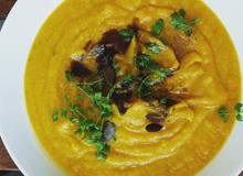 Herbstliche Kürbis-Linsen-Suppe Herbstliche Kürbis-Linsen-Suppe