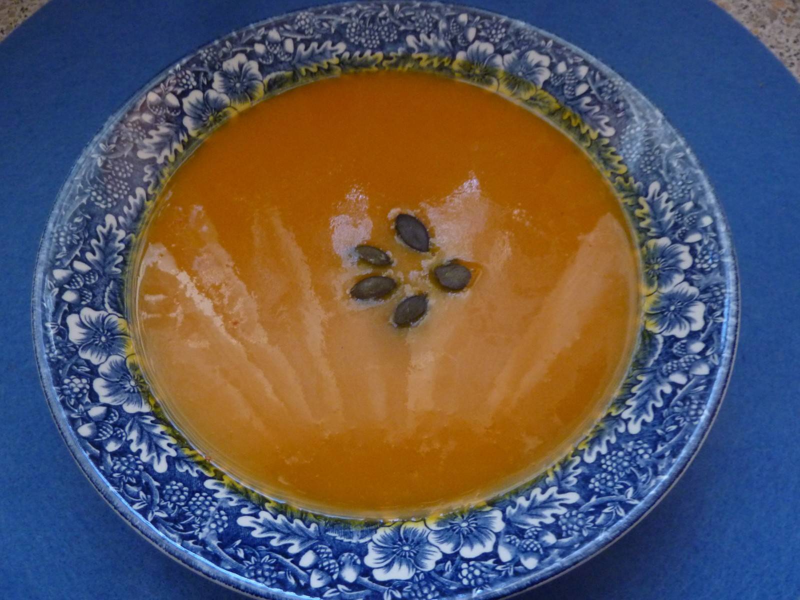 Kürbis-Karottencremesuppe Rezept - ichkoche.ch