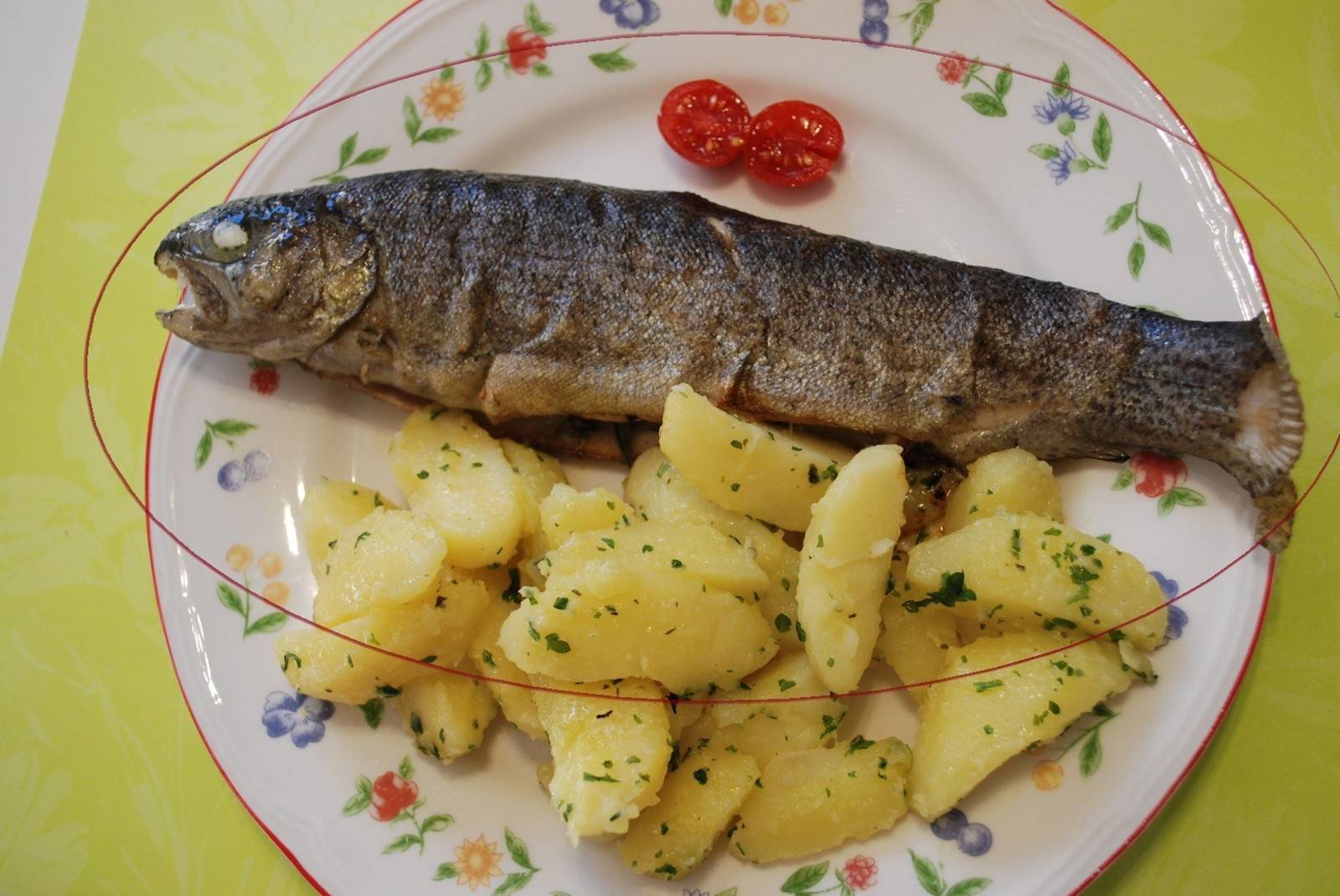 Forelle "Müllerin Art" mit Petersilkartoffeln