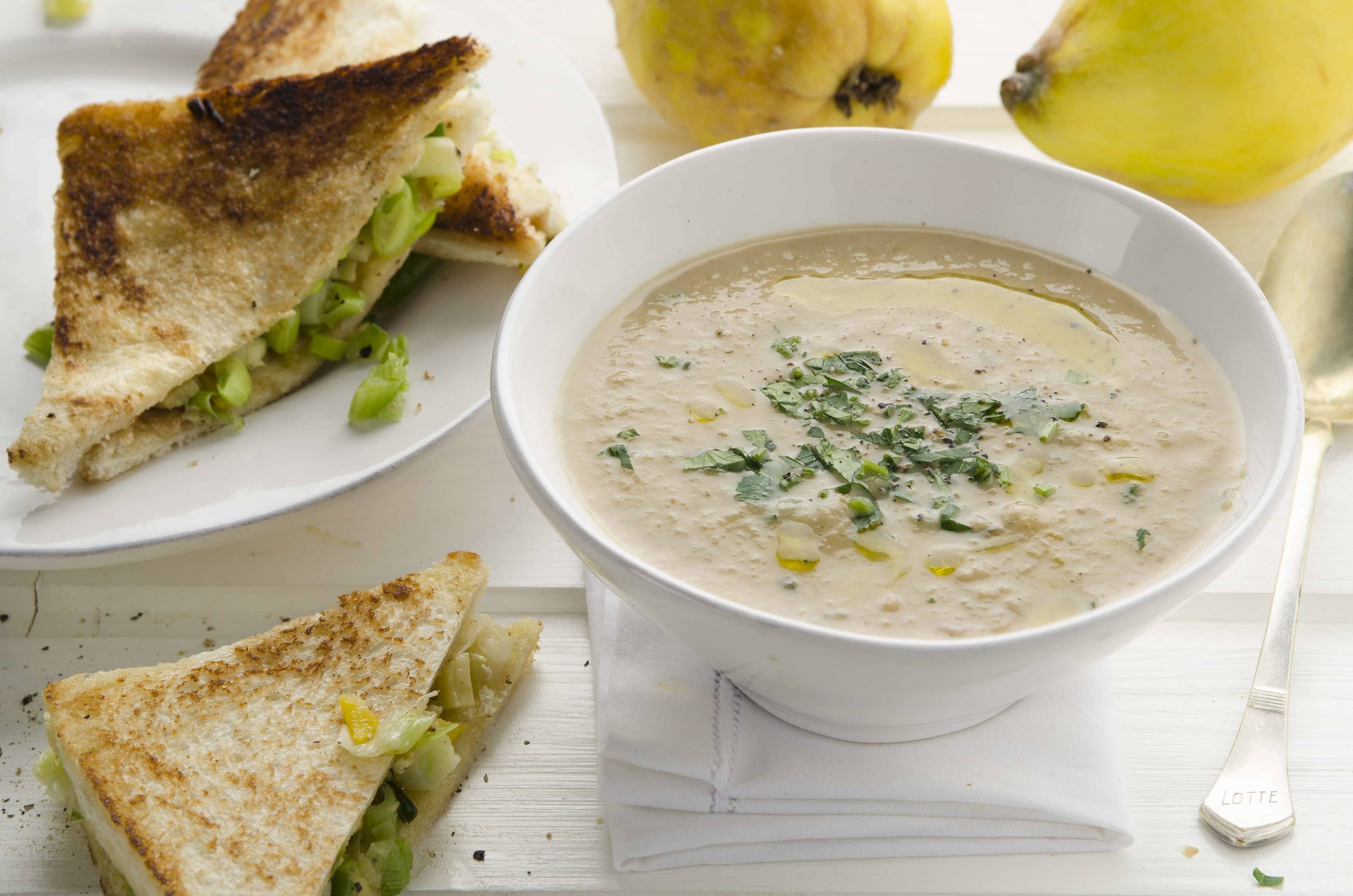 Quittensuppe mit Toastecken Rezept
