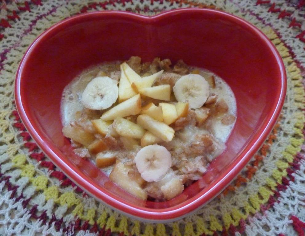 Dinkelflockenbrei mit Obst Dinkelflockenbrei mit Obst