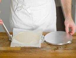 Schritt 18: So sieht die flach gepresste Tortilla aus. Schritt 18: So sieht die flach gepresste Tortilla aus.