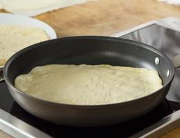 Schritt 20: Die Tortilla anbräunen lassen. Schritt 20: Die Tortilla anbräunen lassen.