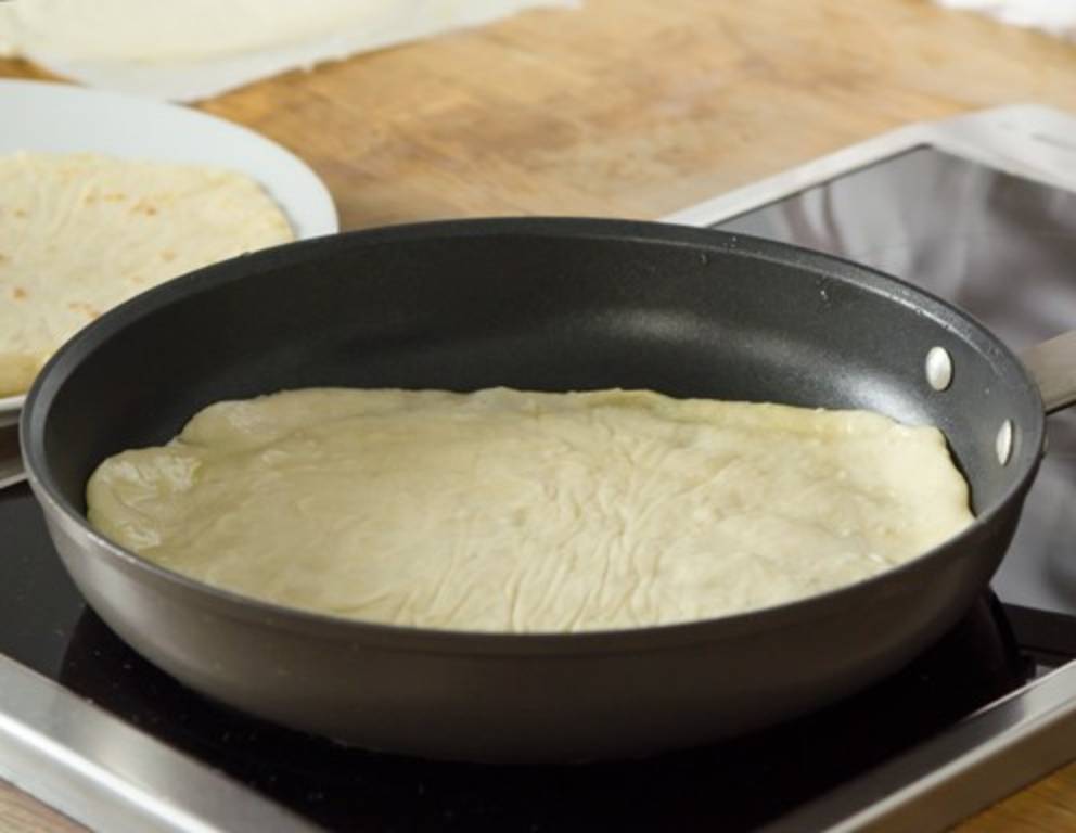 Schritt 20: Die Tortilla anbräunen lassen. Schritt 20: Die Tortilla anbräunen lassen.