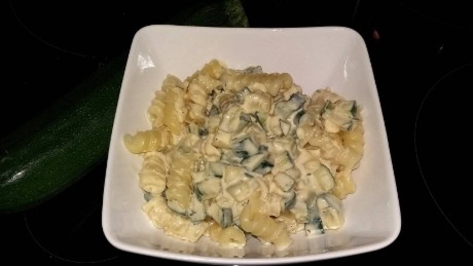Zucchininudeln in Käsesauce
