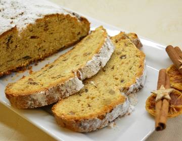 Weihnachtlich saftiger Topfenstollen Weihnachtlich saftiger Topfenstollen