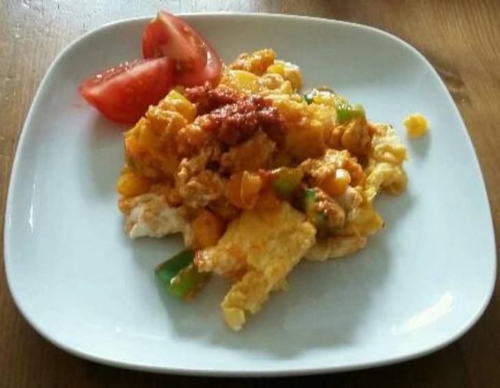 Eierspeise mit Paprika und rotem Pesto Eierspeise mit Paprika und rotem Pesto