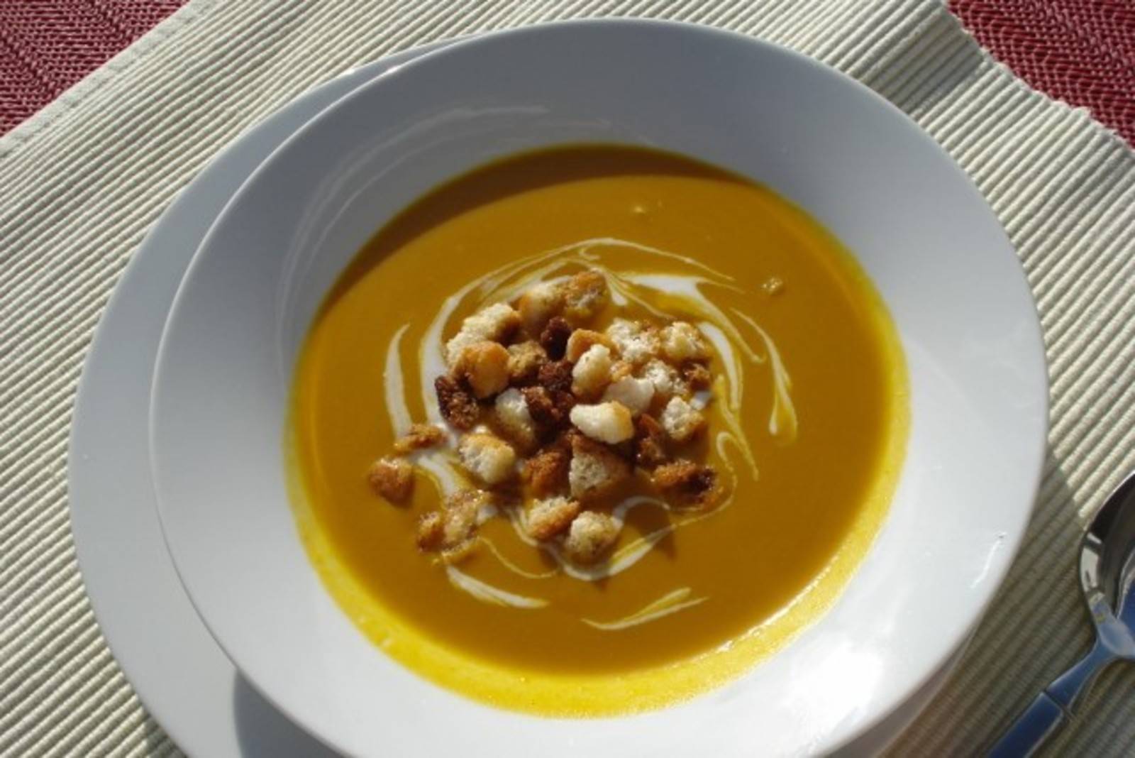 Kürbissuppe Rezept - ichkoche.ch Kürbissuppe Rezept - ichkoche.ch