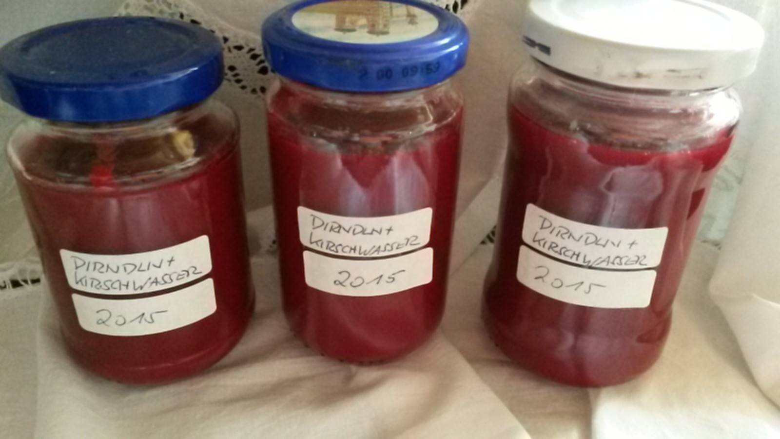 Dirndlmarmelade mit Kirschwasser Rezept - ichkoche.at