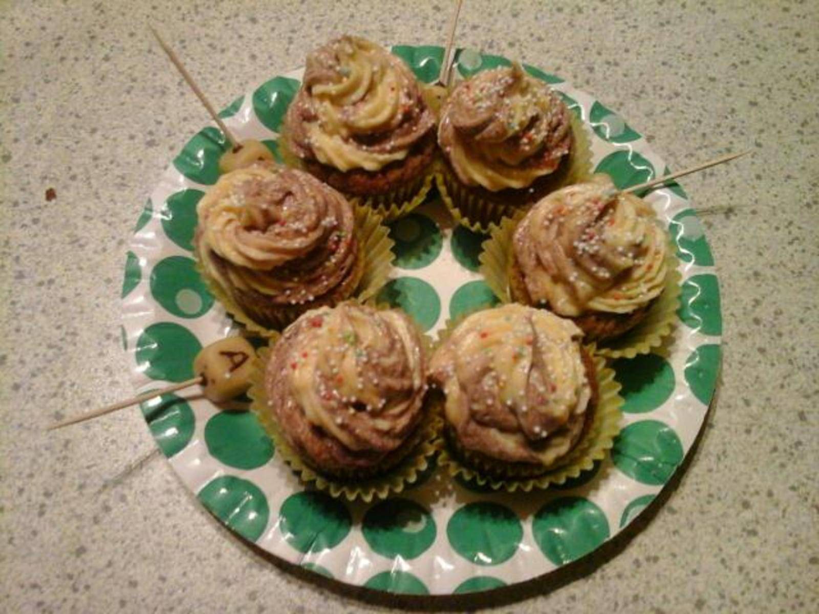 Schokocupcakes mit zweifacher Puddingcreme