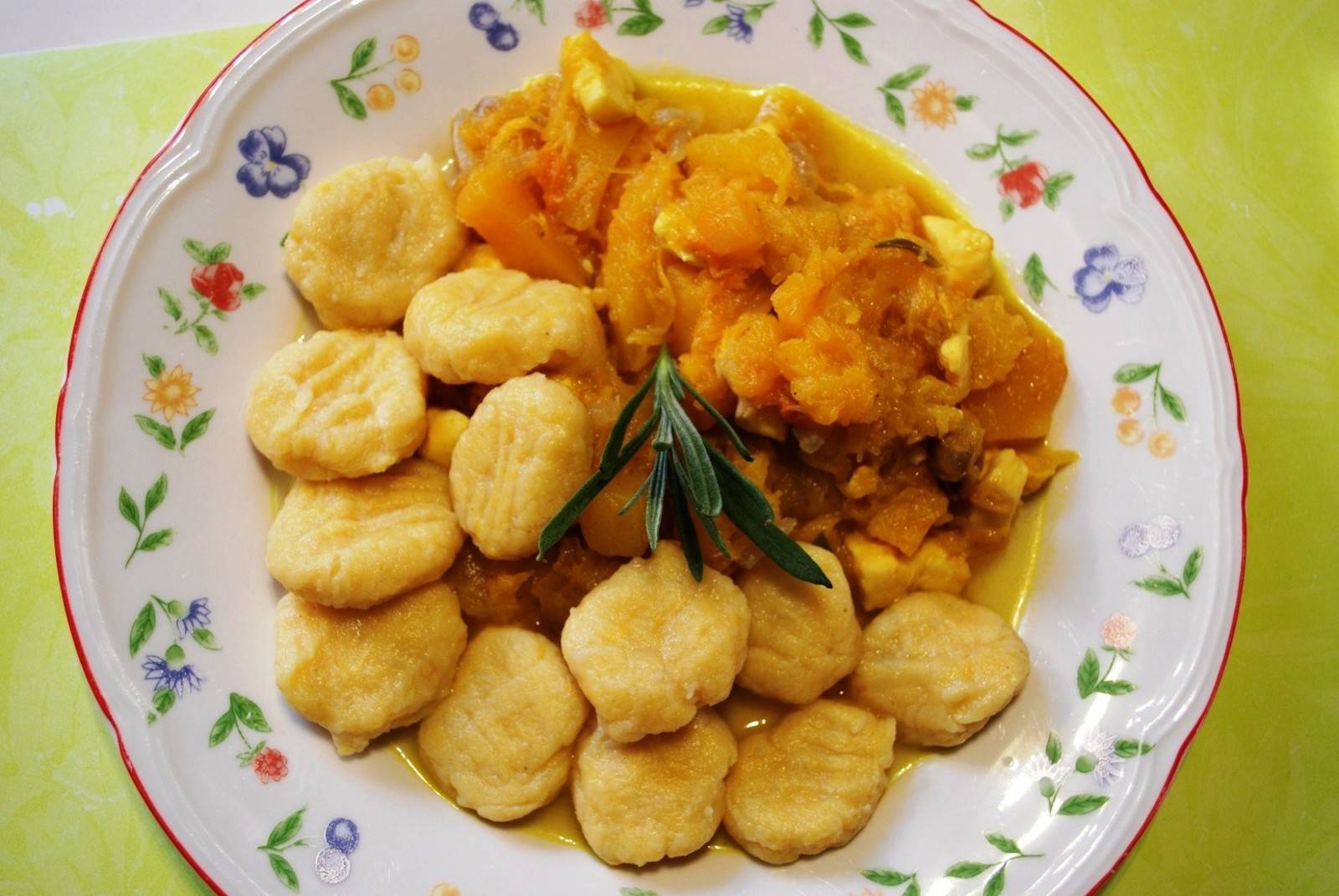 Kürbisgnocchi mit Käse und Salbei