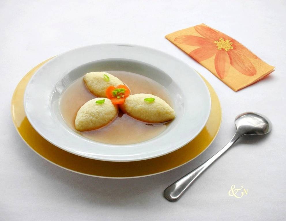 Grießnockerlsuppe Grießnockerlsuppe