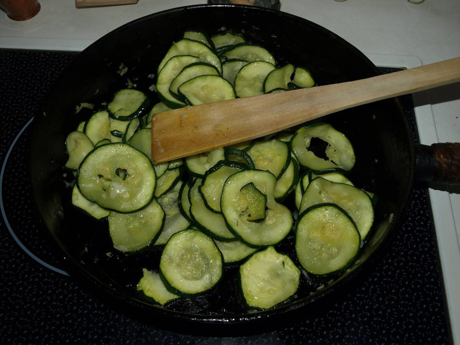 Schnelle Zucchinibeilage