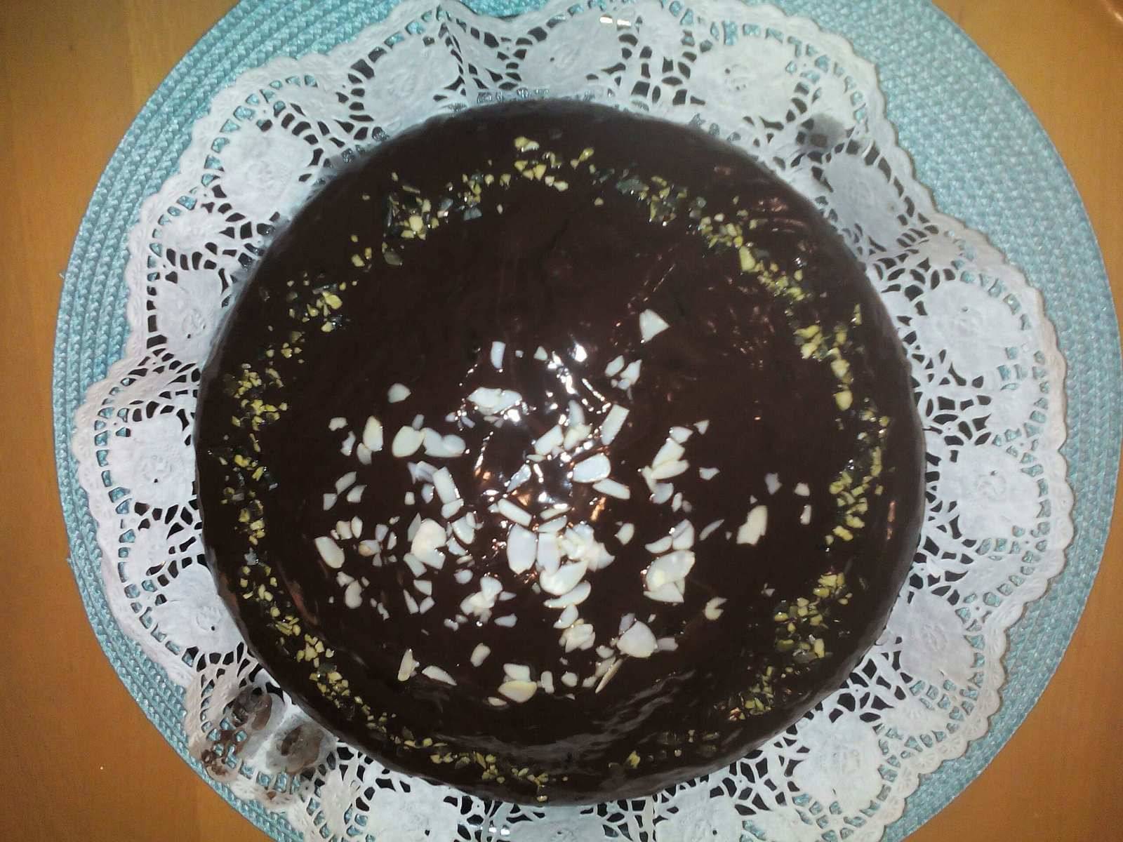 Nusstorte mit Schokoglasur Rezept - ichkoche.de Nusstorte mit Schokoglasur Rezept - ichkoche.de