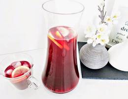 Beschwipster Erdbeer-Rhabarber Eistee Beschwipster Erdbeer-Rhabarber Eistee