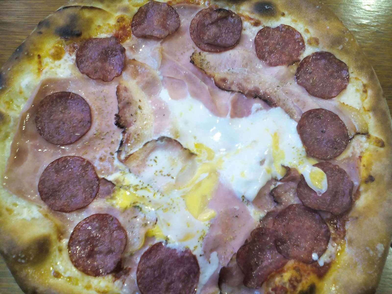 Pizza Tricolore Rezept - ichkoche.de Pizza Tricolore Rezept - ichkoche.de