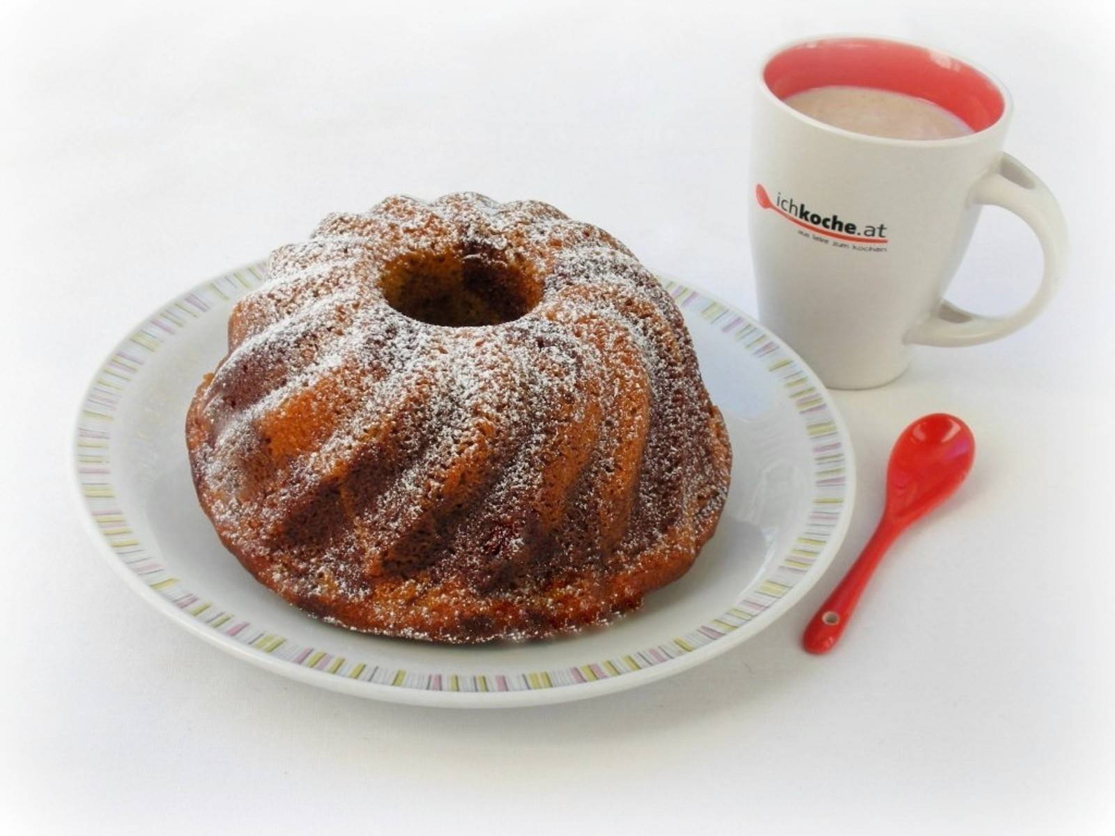 Marmor-Gugelhupf Rezept - ichkoche.de Marmor-Gugelhupf Rezept - ichkoche.de