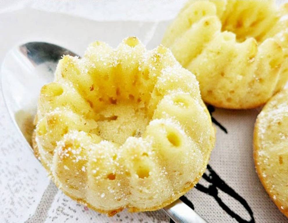 Zitronen Buttermilch Mini-Gugls Zitronen Buttermilch Mini-Gugls