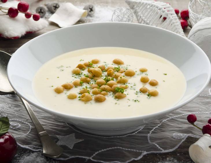 Grüner Veltliner-Cremesuppe mit Backerbsen