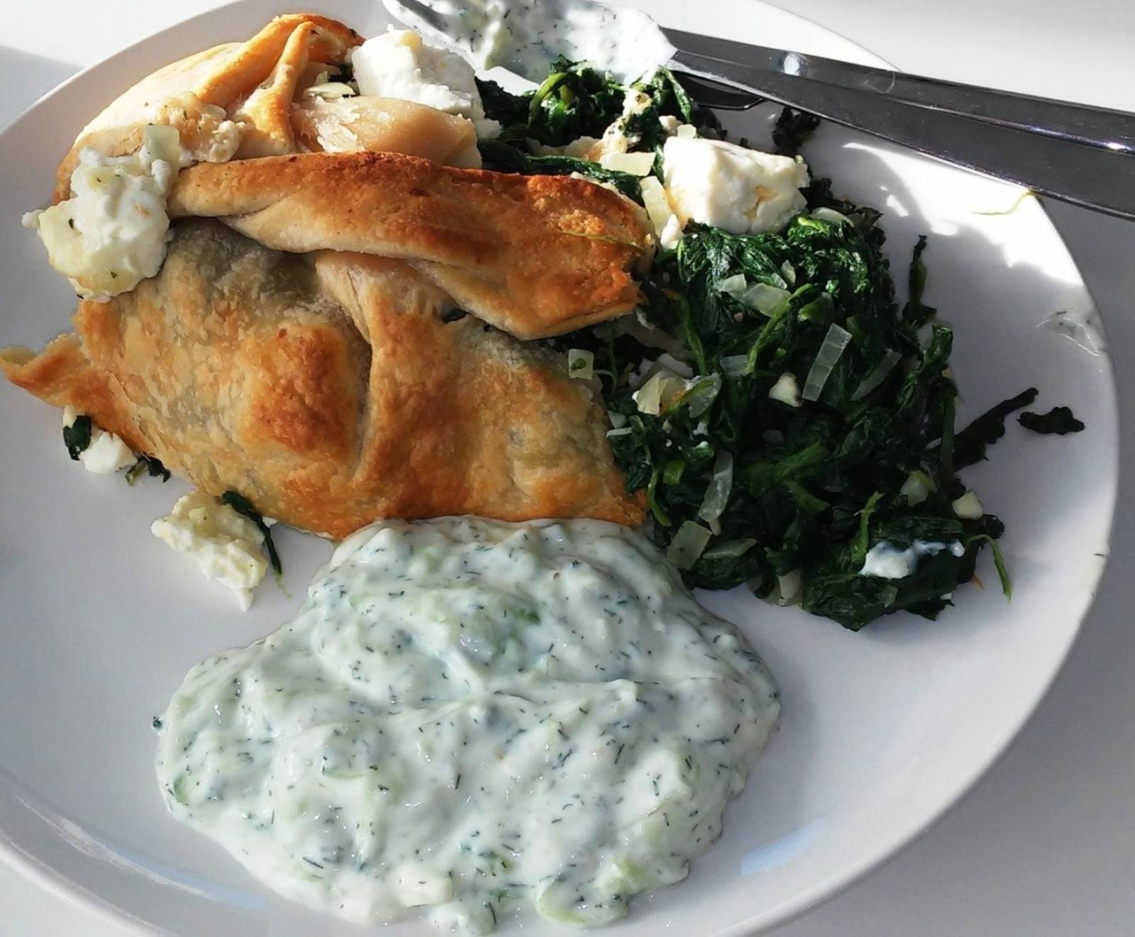 Griechischer Spinatstrudel Rezept - ichkoche.de Griechischer Spinatstrudel Rezept - ichkoche.de