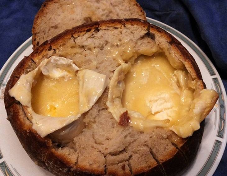 Schneller Öfenkäse im Brot Schneller Öfenkäse im Brot