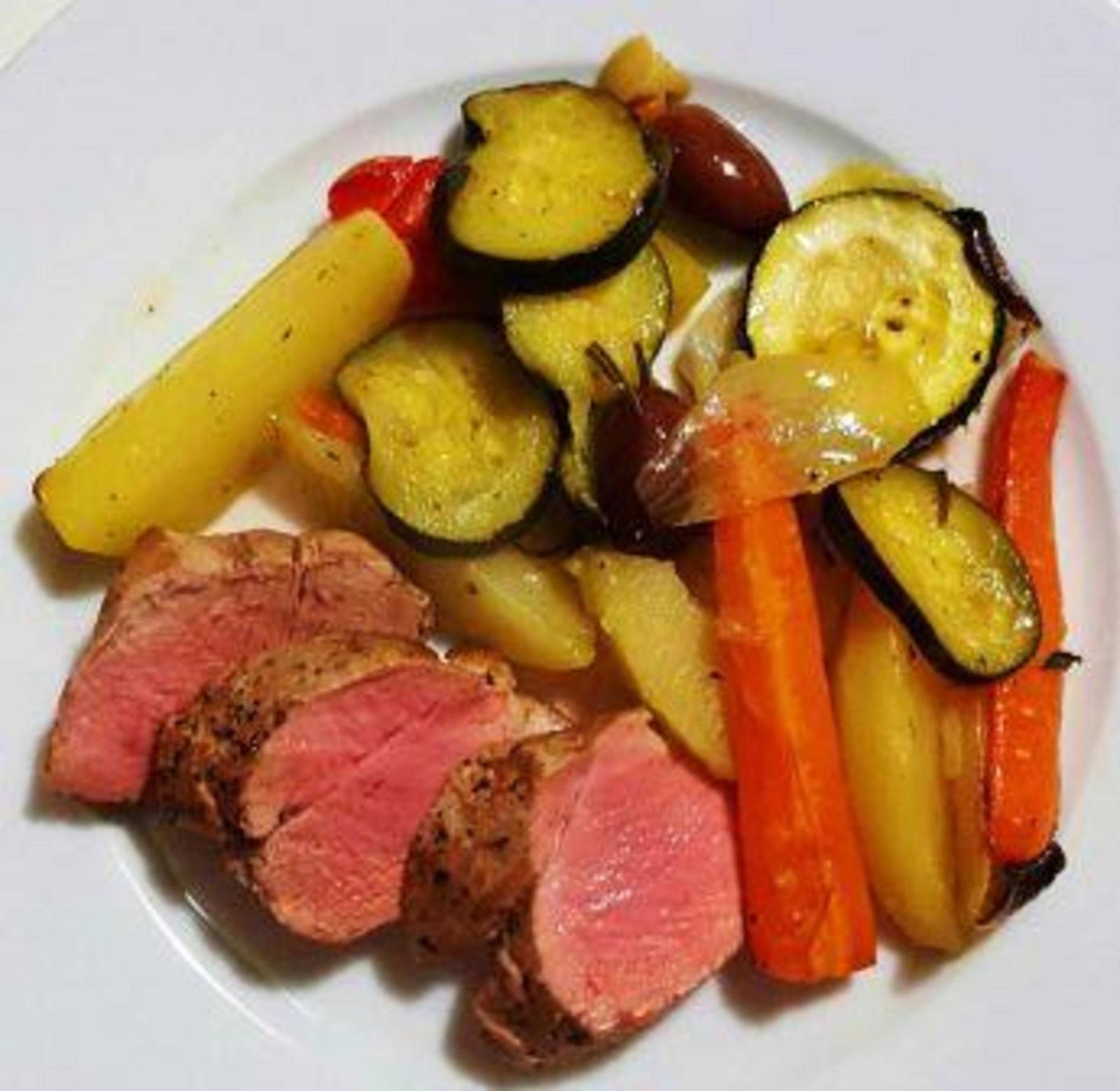 Schweinsfilet mit Olivengemüse