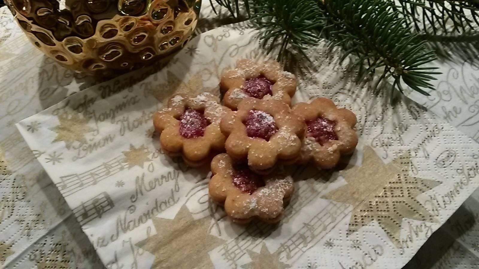 Linzer Augen mit Dirndlmarmelade