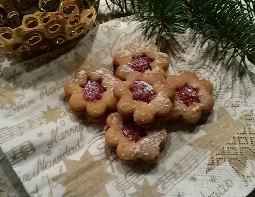 Linzer Augen mit Dirndlmarmelade Linzer Augen mit Dirndlmarmelade