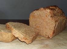 Karotten-Vollkornbrot Karotten-Vollkornbrot