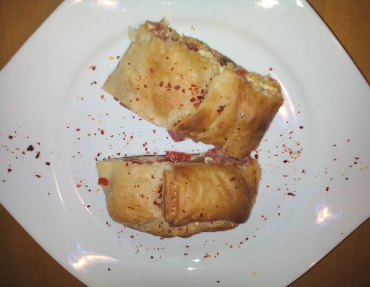 Pikanter Schinkenstrudel Pikanter Schinkenstrudel
