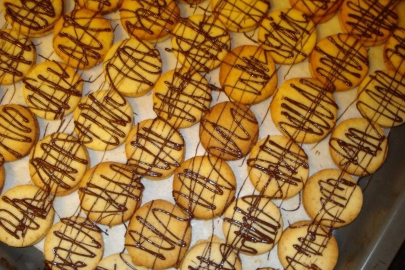 Ischler Plätzchen Rezept - ichkoche.de Ischler Plätzchen Rezept - ichkoche.de