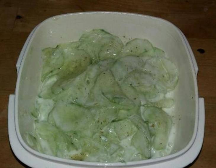 Leichter Gurkensalat