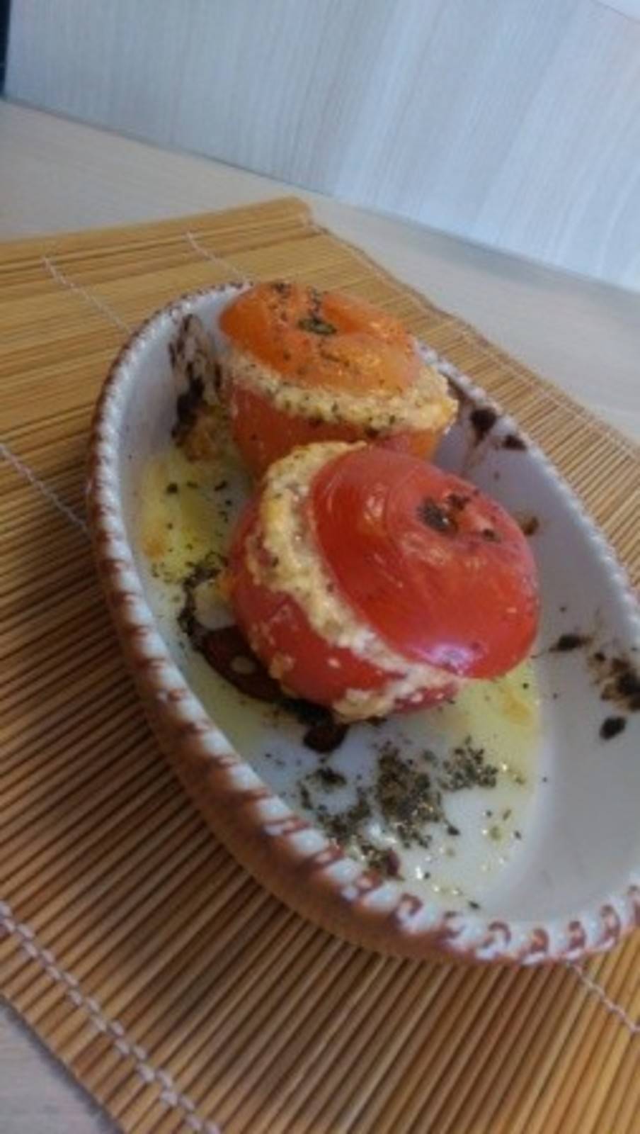 Gefüllte Tomaten mit Schafkäse