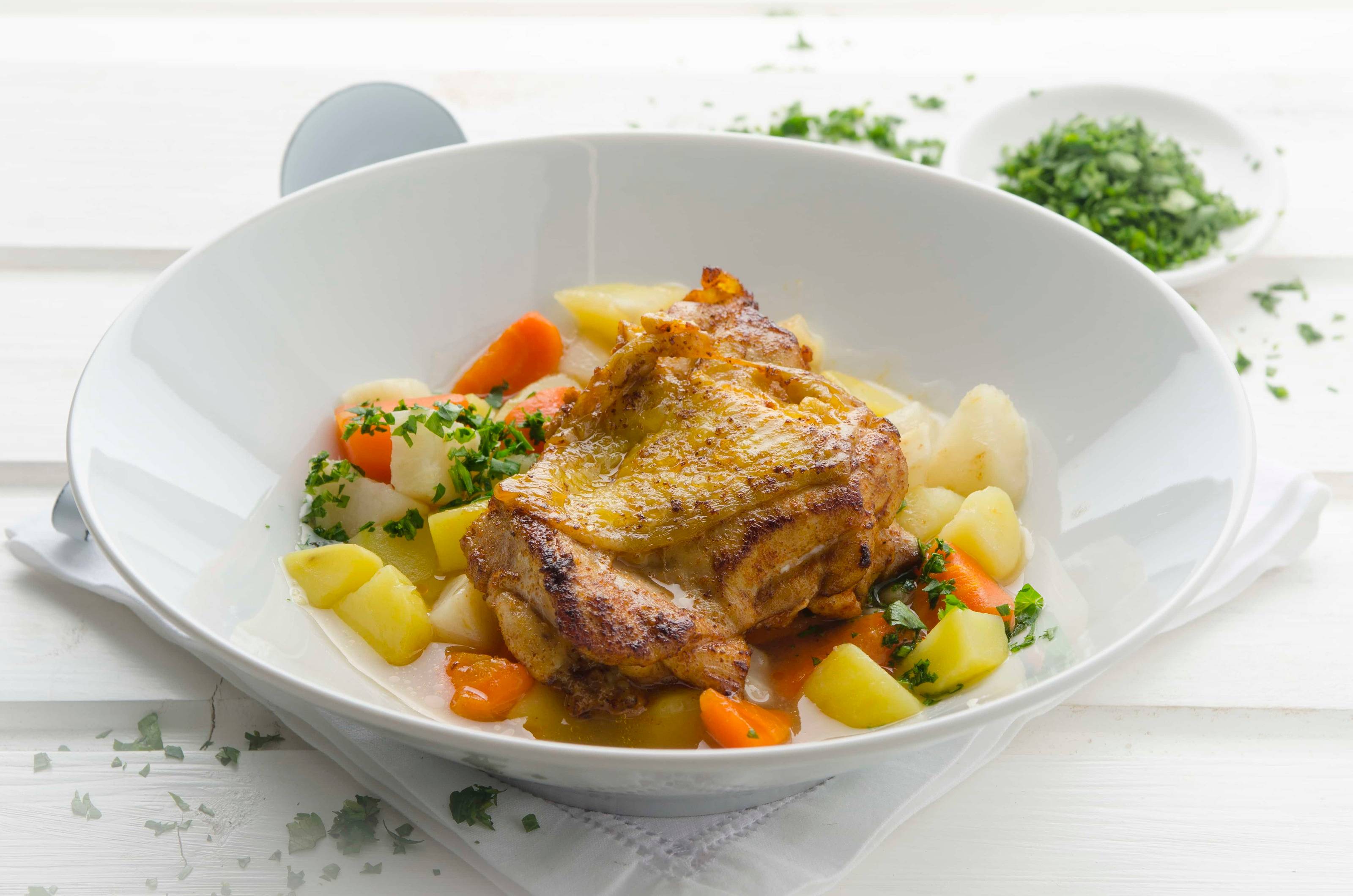 Winterlicher Gemüseeintopf mit Hendlkeulen Rezept