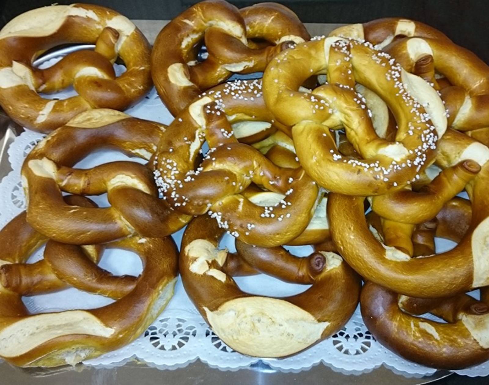 Laugenbrezeln Rezept - ichkoche.de