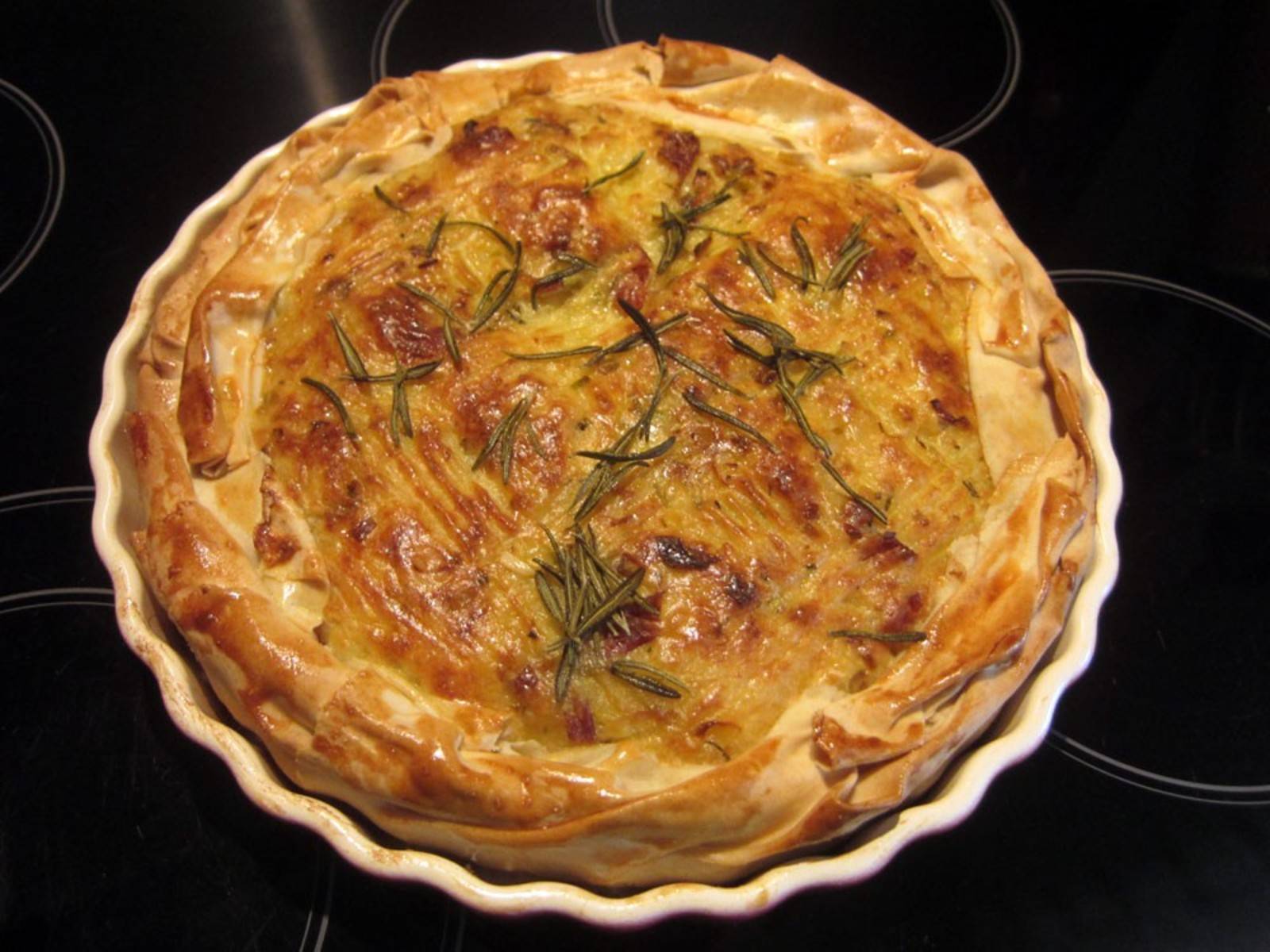 Lauch-Kartoffeltorte mit Rosmarin Rezept - ichkoche.de Lauch-Kartoffeltorte mit Rosmarin Rezept - ichkoche.de