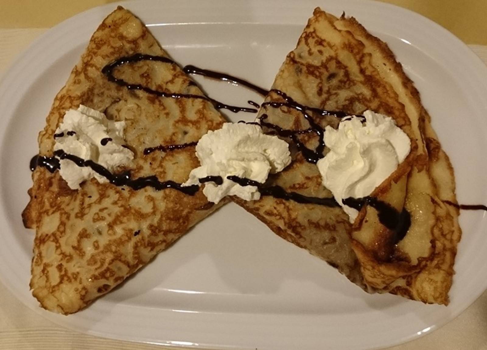 Schokoladen-Palatschinken Rezept - ichkoche.de Schokoladen-Palatschinken Rezept - ichkoche.de