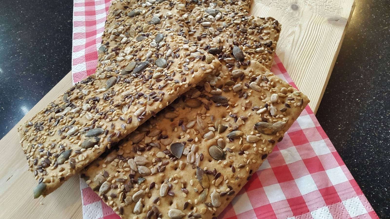 Knäckebrot mit Kürbiskernen Rezept - ichkoche.de Knäckebrot mit Kürbiskernen Rezept - ichkoche.de