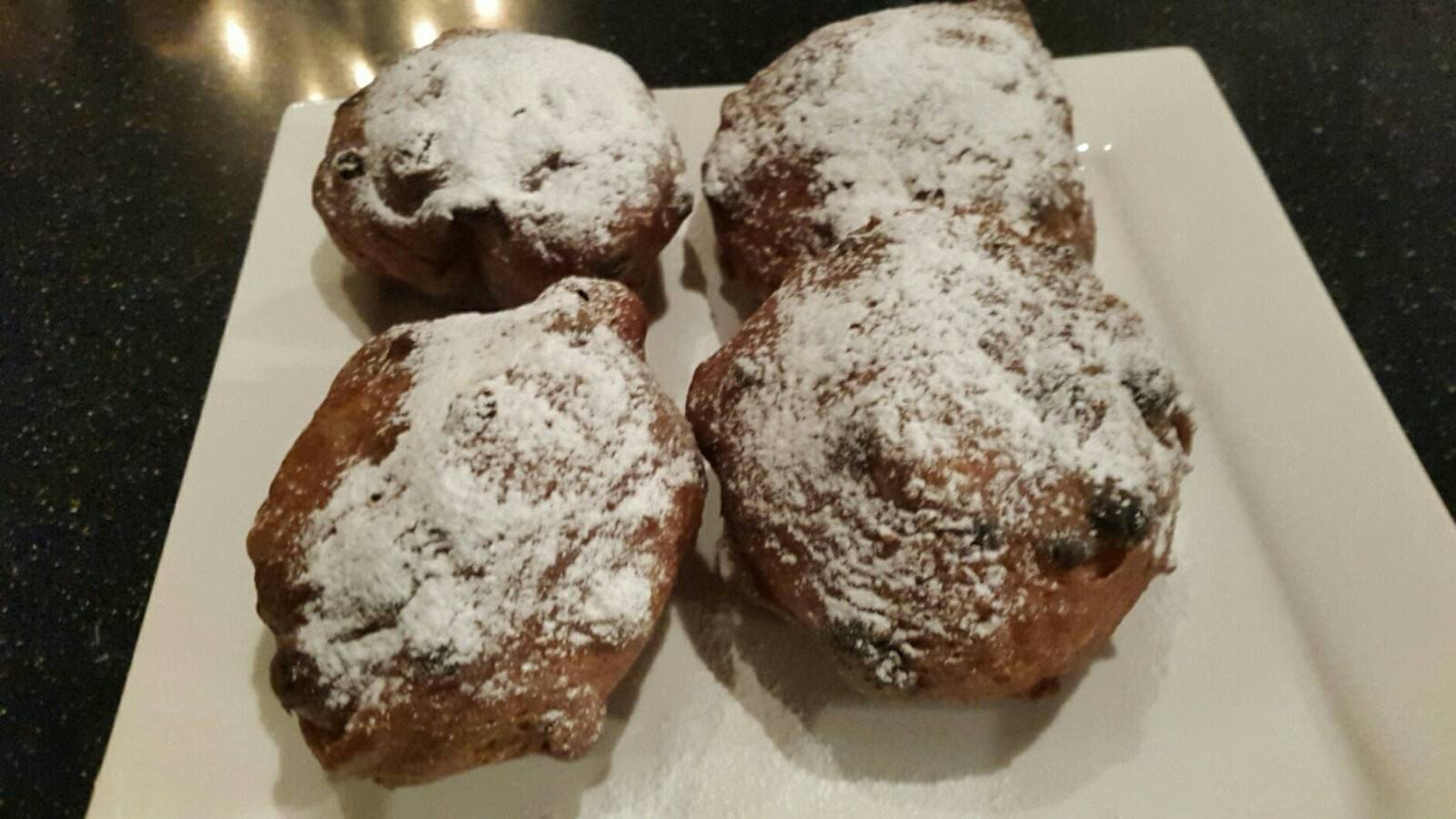 Oliebollen traditionell