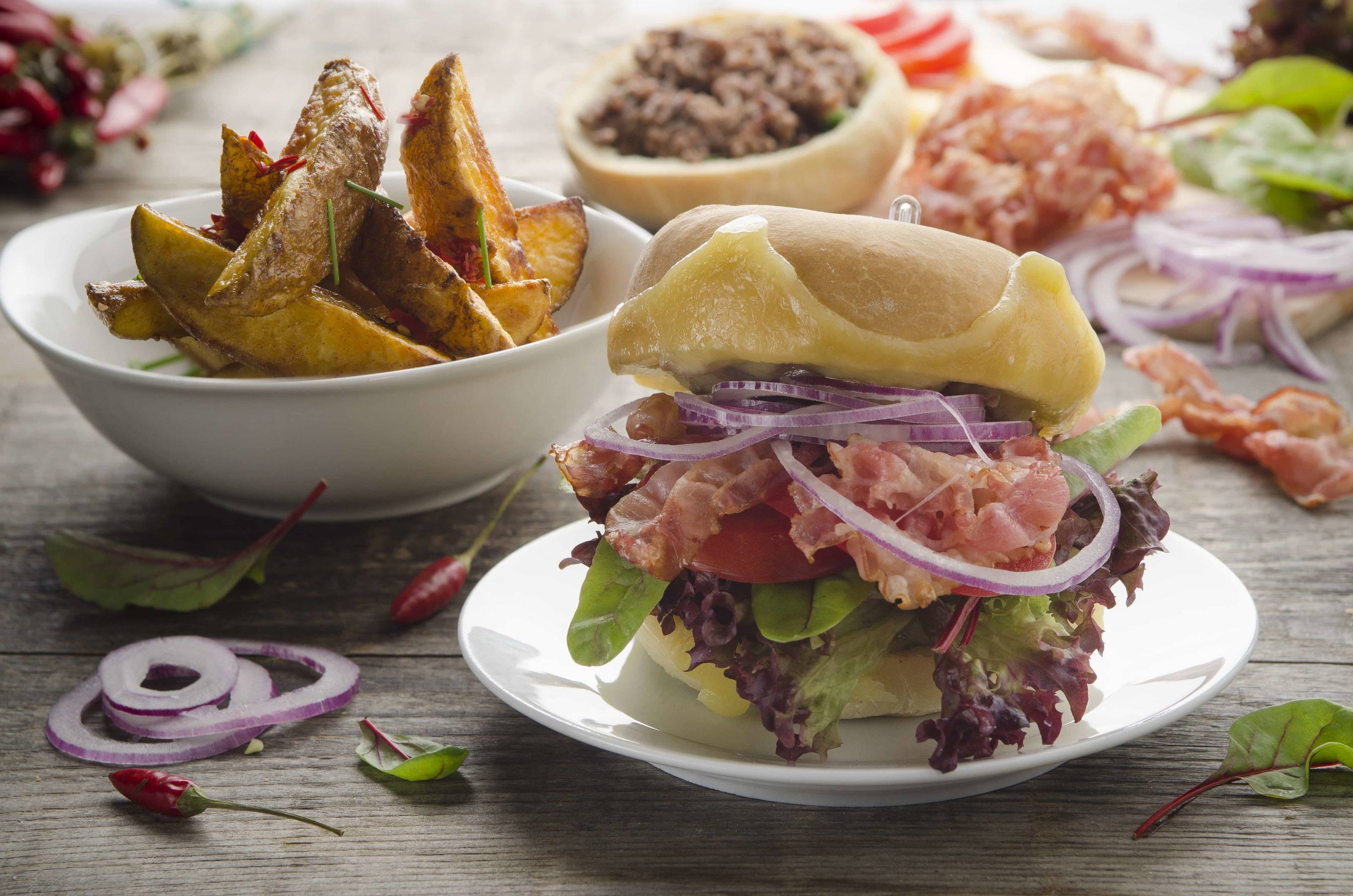 Sloppy-Burger mit Chili-Fries Rezept