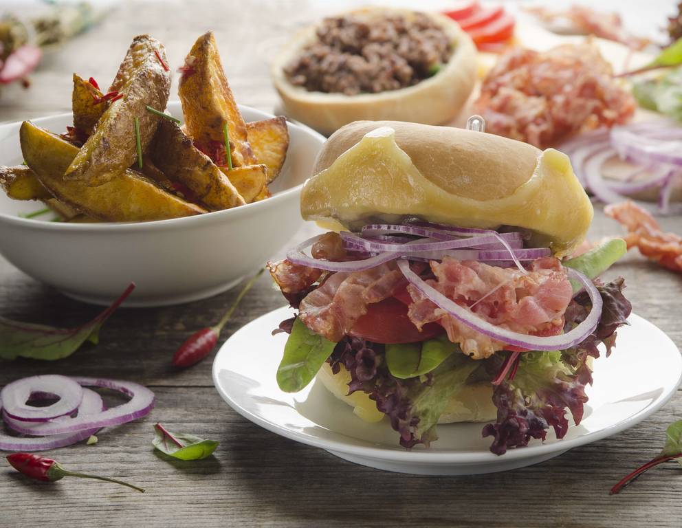Sloppy-Burger mit Chili-Fries Sloppy-Burger mit Chili-Fries