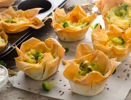 Strudelmuffins mit Brokkoli und Käse Strudelmuffins mit Brokkoli und Käse