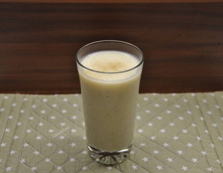 Würzige, wärmende Bananenmilch Würzige, wärmende Bananenmilch