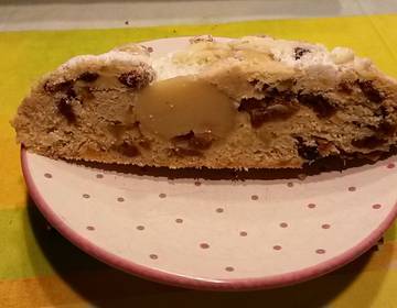 Dresdner Stollen mit Marzipan Dresdner Stollen mit Marzipan