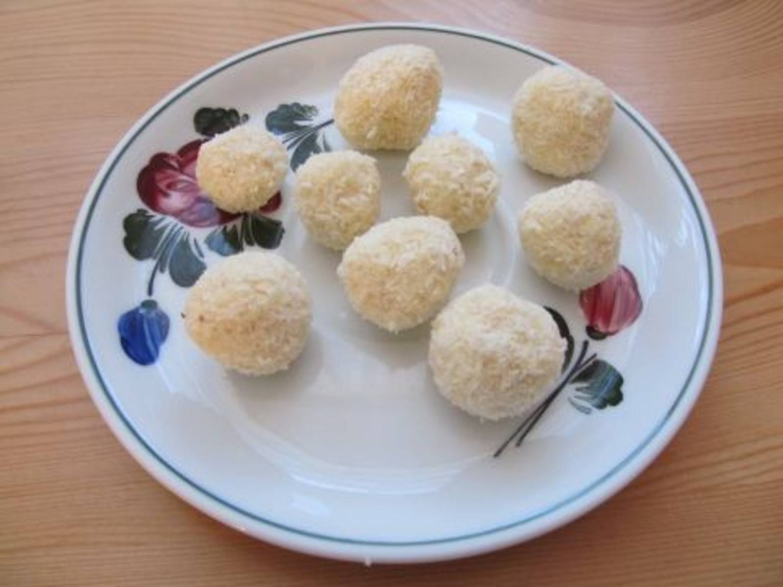 Weiße Rumkugeln Rezept - ichkoche.ch Weiße Rumkugeln Rezept - ichkoche.ch