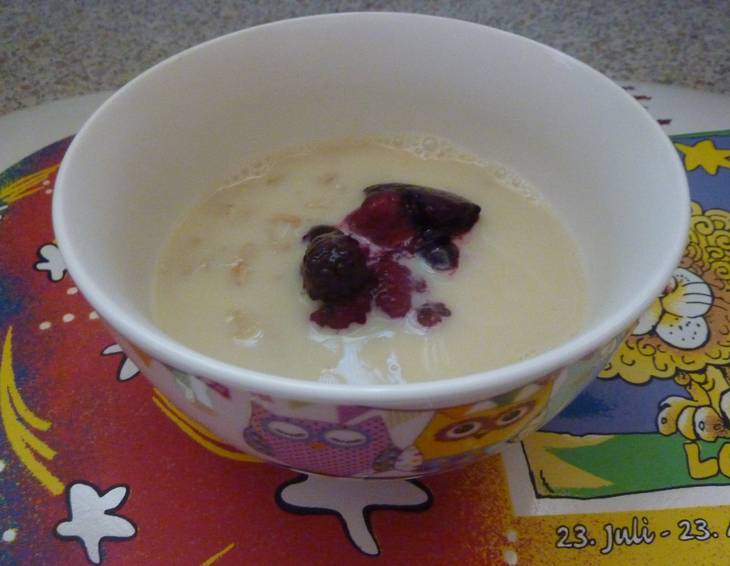 Veganer Porridge mit Erdbeeren